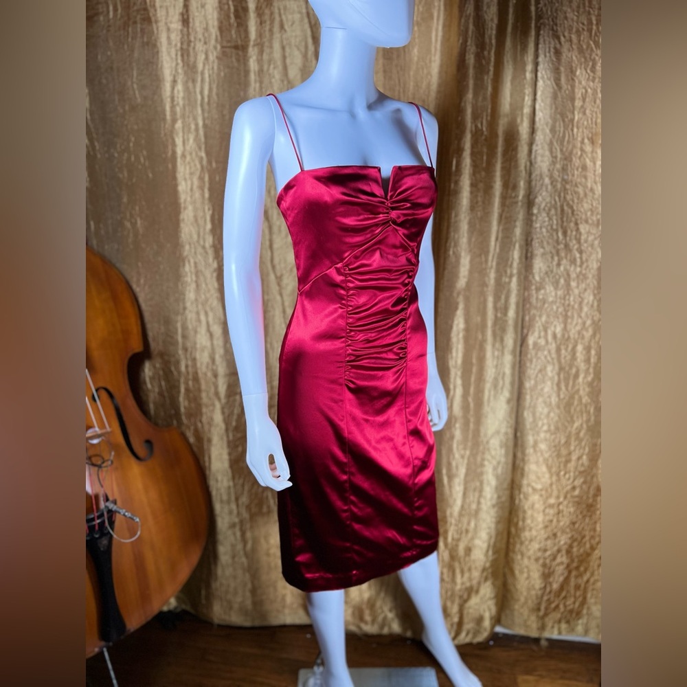 NICOLE MILLER COLLECTION size 6 red satin stretchy cocktail dress